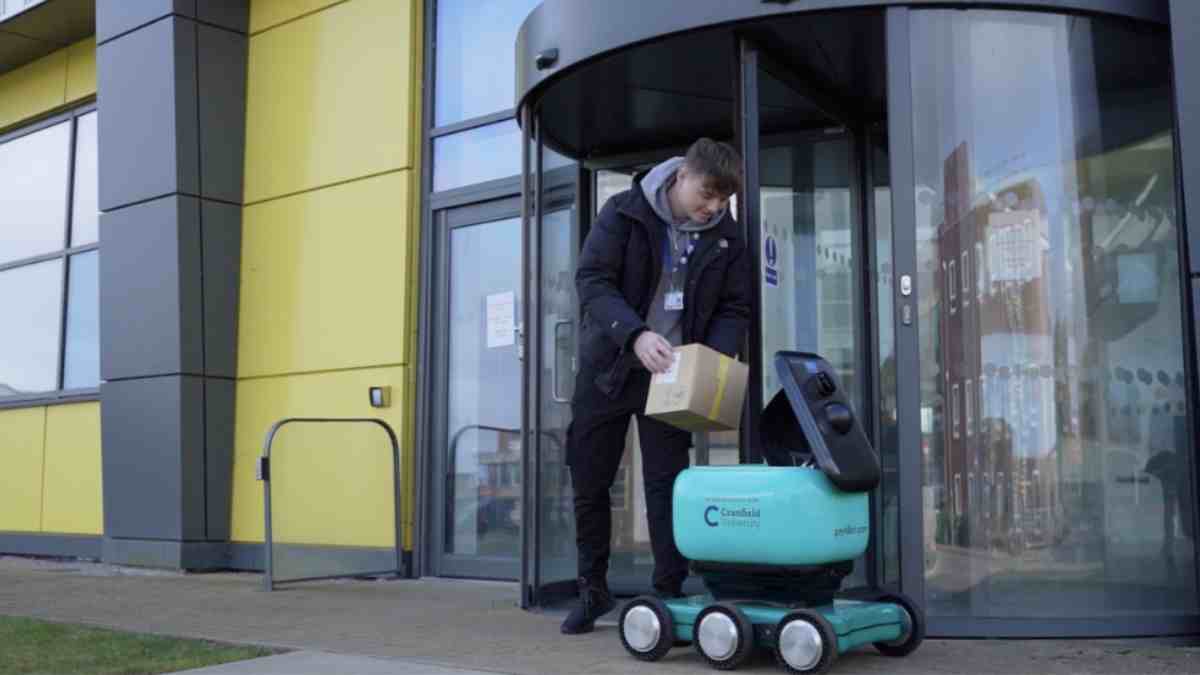 Curb Climbing Robotic Food Delivery Heading to University