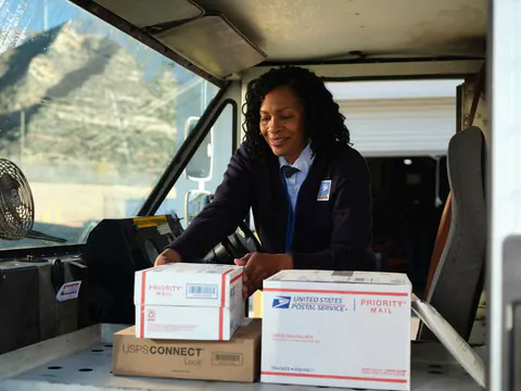 Customers Frustrated with Delayed Christmas Parcels